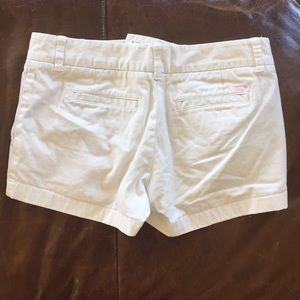 Vineyard Vines Shorts White Size 0